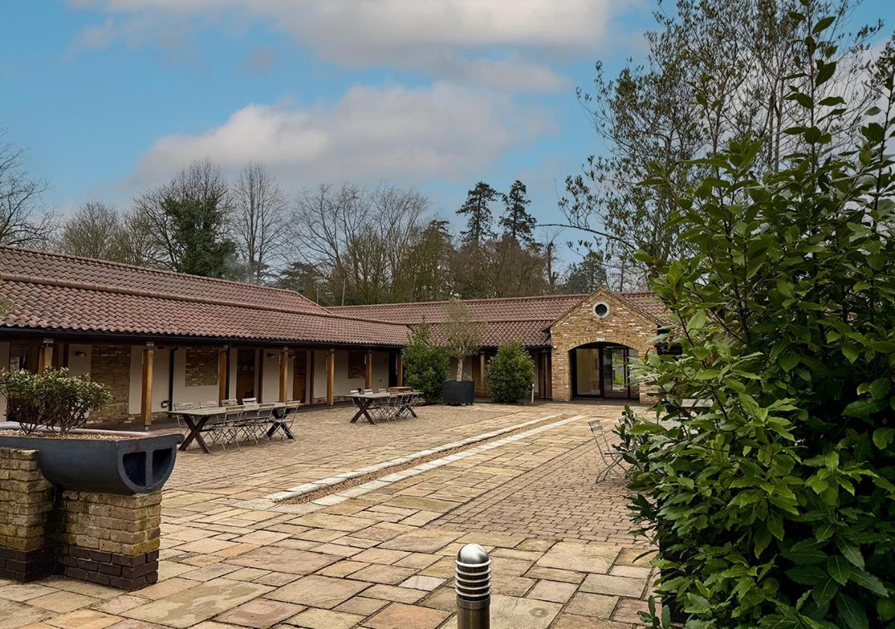 The Ridings At Theobalds Park Goff's Oak Exterior foto